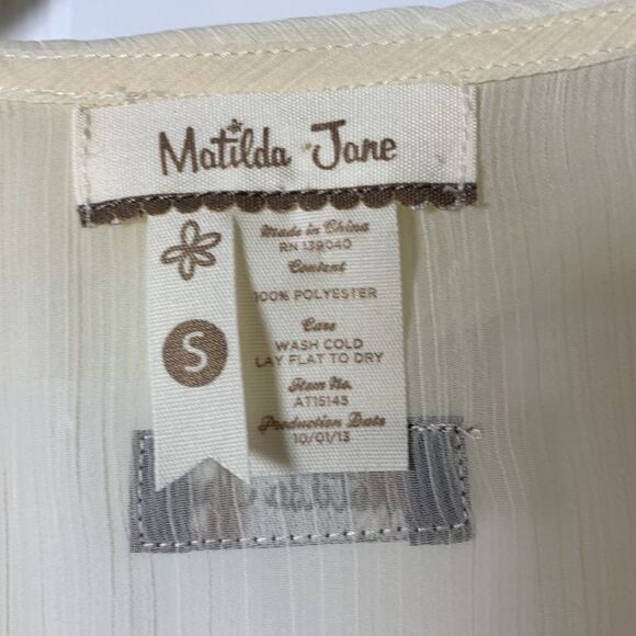 Matilda Jane Size Small sleeveless tank with Bo ho asymmetrical bottom - Picture 3 of 7